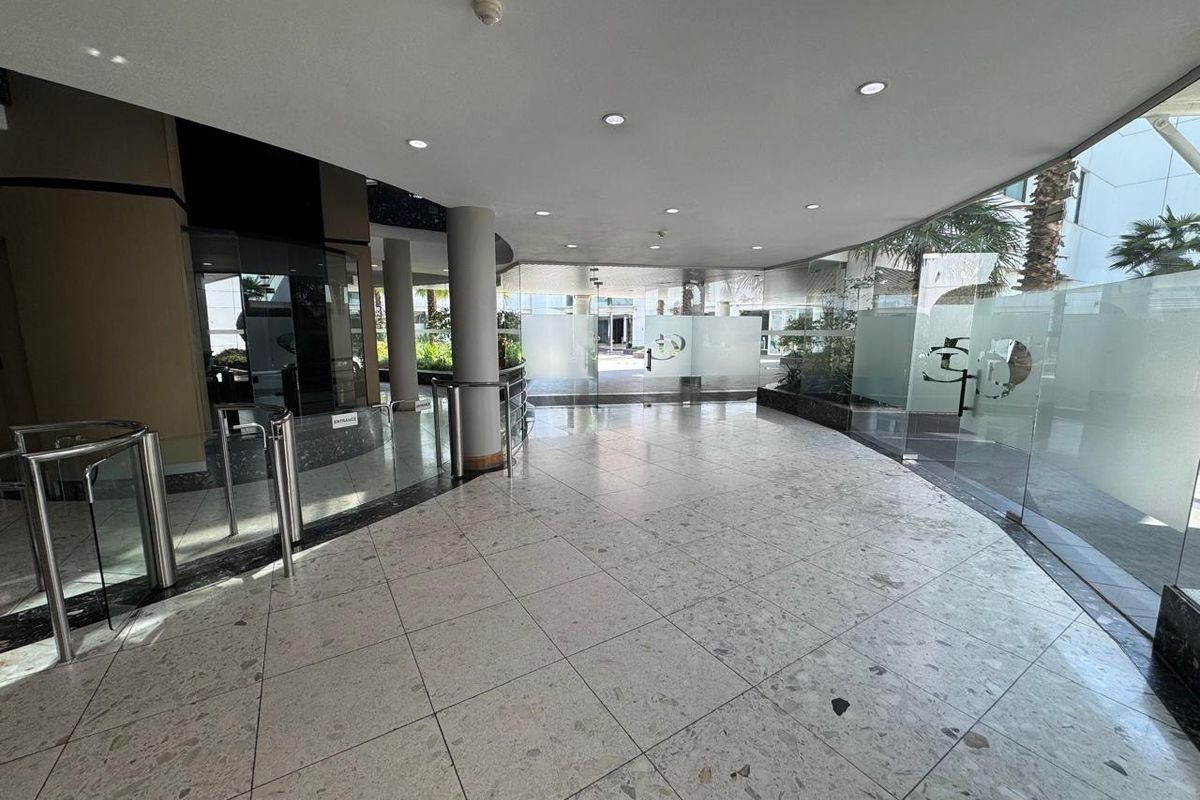 2,000sqm 2nd Floor Office on One of Rosebank’s Most Iconic Corners - Photo 3