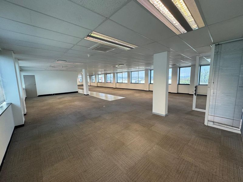 2,000sqm 2nd Floor Office on One of Rosebank’s Most Iconic Corners - Photo 9