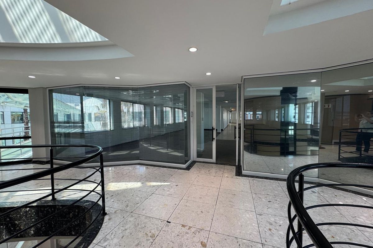 2,000sqm 2nd Floor Office on One of Rosebank’s Most Iconic Corners - Photo 5