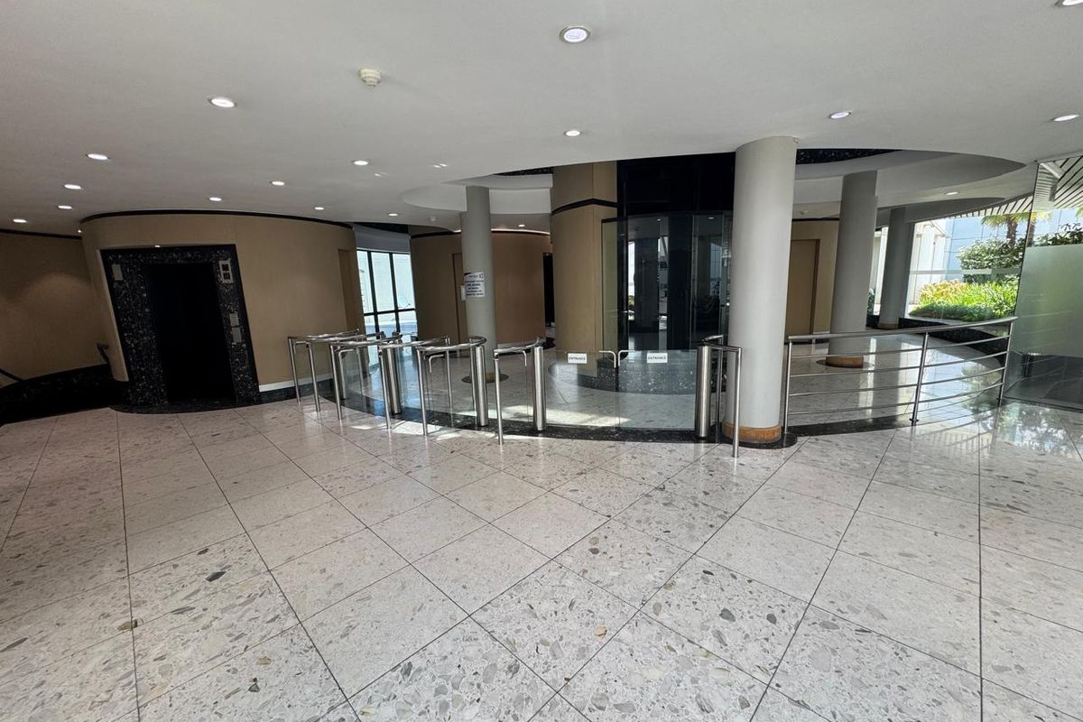 2,000sqm 2nd Floor Office on One of Rosebank’s Most Iconic Corners - Photo 4