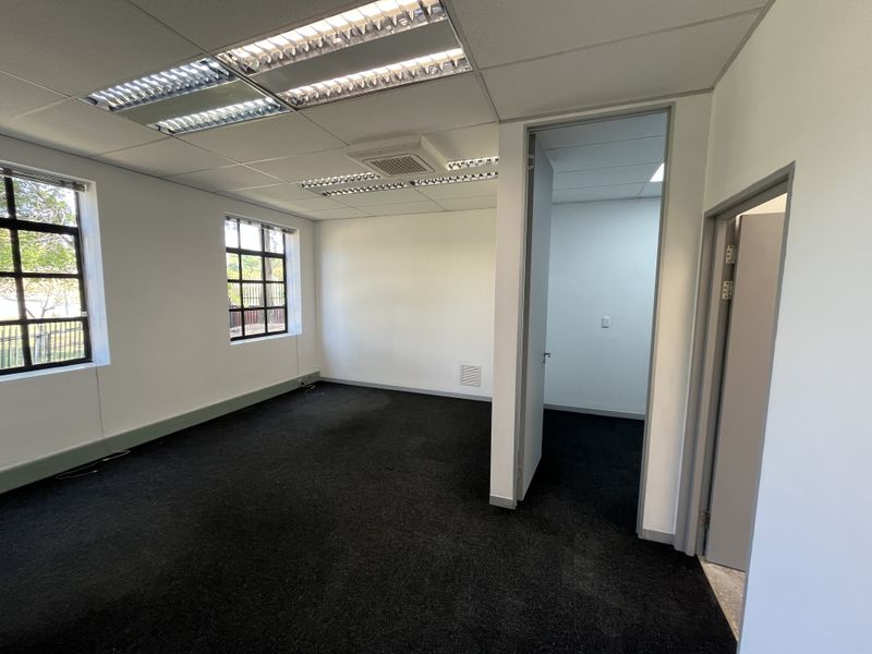 Ground Floor unit available in popular office park - Photo 9