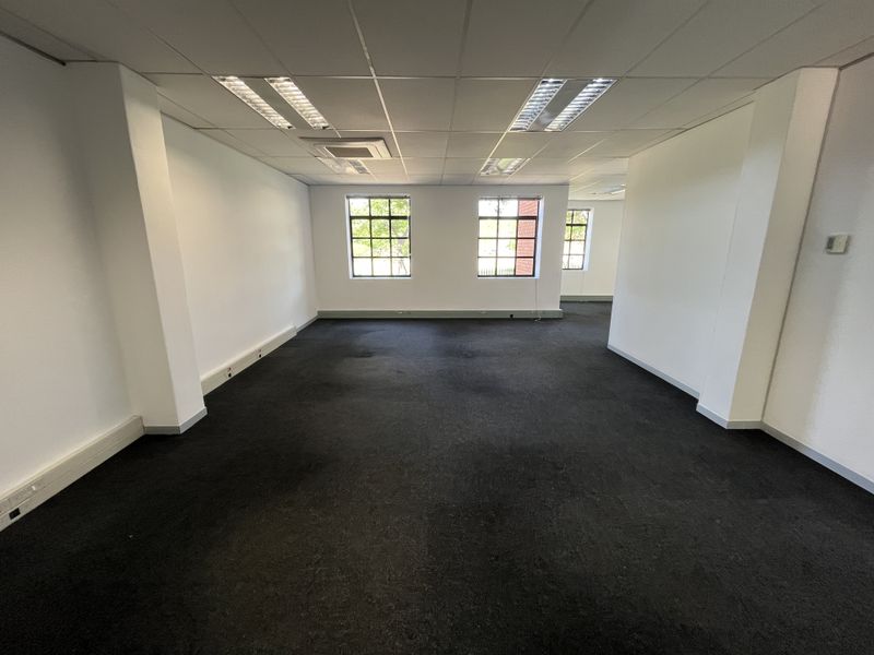 Ground Floor unit available in popular office park - Photo 8