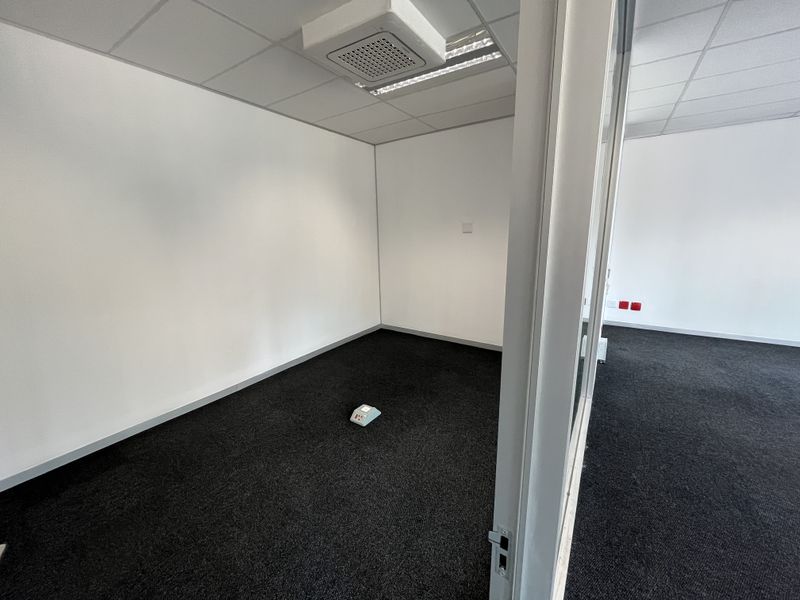 Ground Floor unit available in popular office park - Photo 5