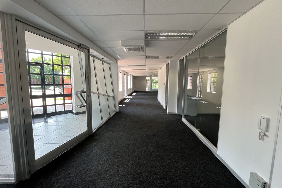 Ground Floor unit available in popular office park - Photo 4