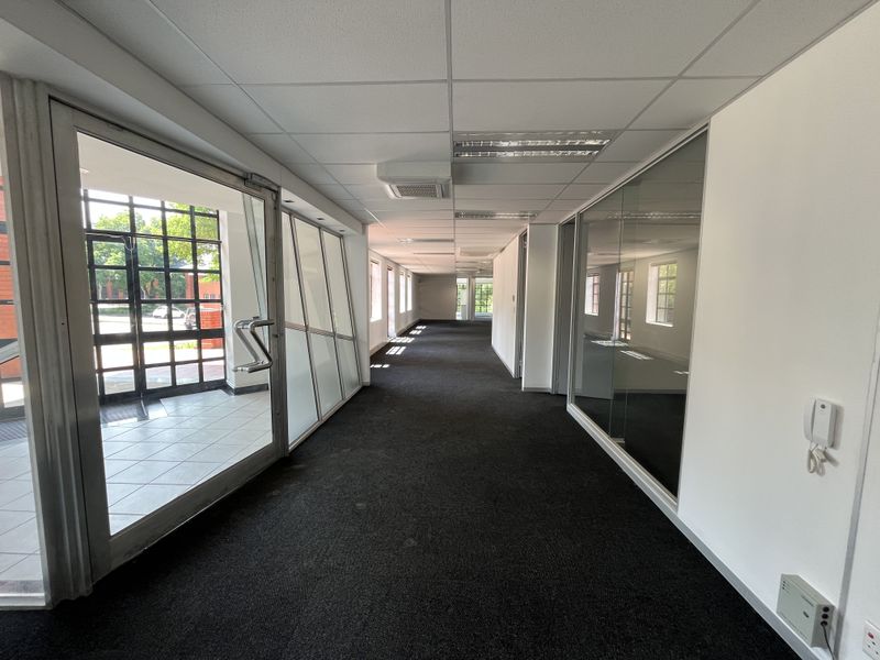 Ground Floor unit available in popular office park - Photo 4