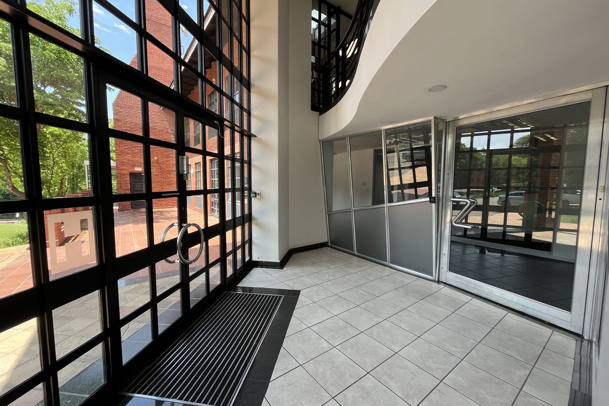 Ground Floor unit available in popular office park - Photo 3