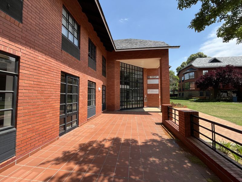 Ground Floor unit available in popular office park - Photo 2