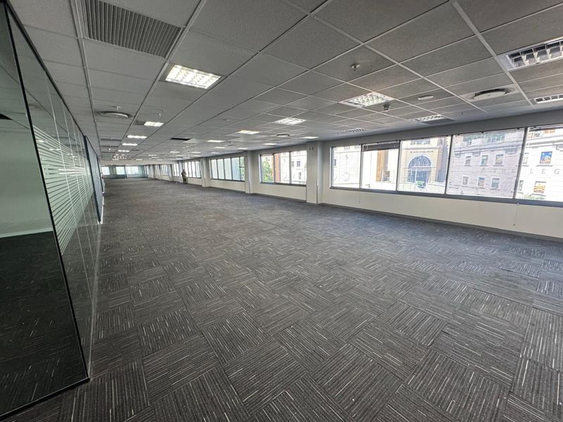 Prime Grade Office Space to Let | Corner of Maude & West Street, Sandton - Photo 10