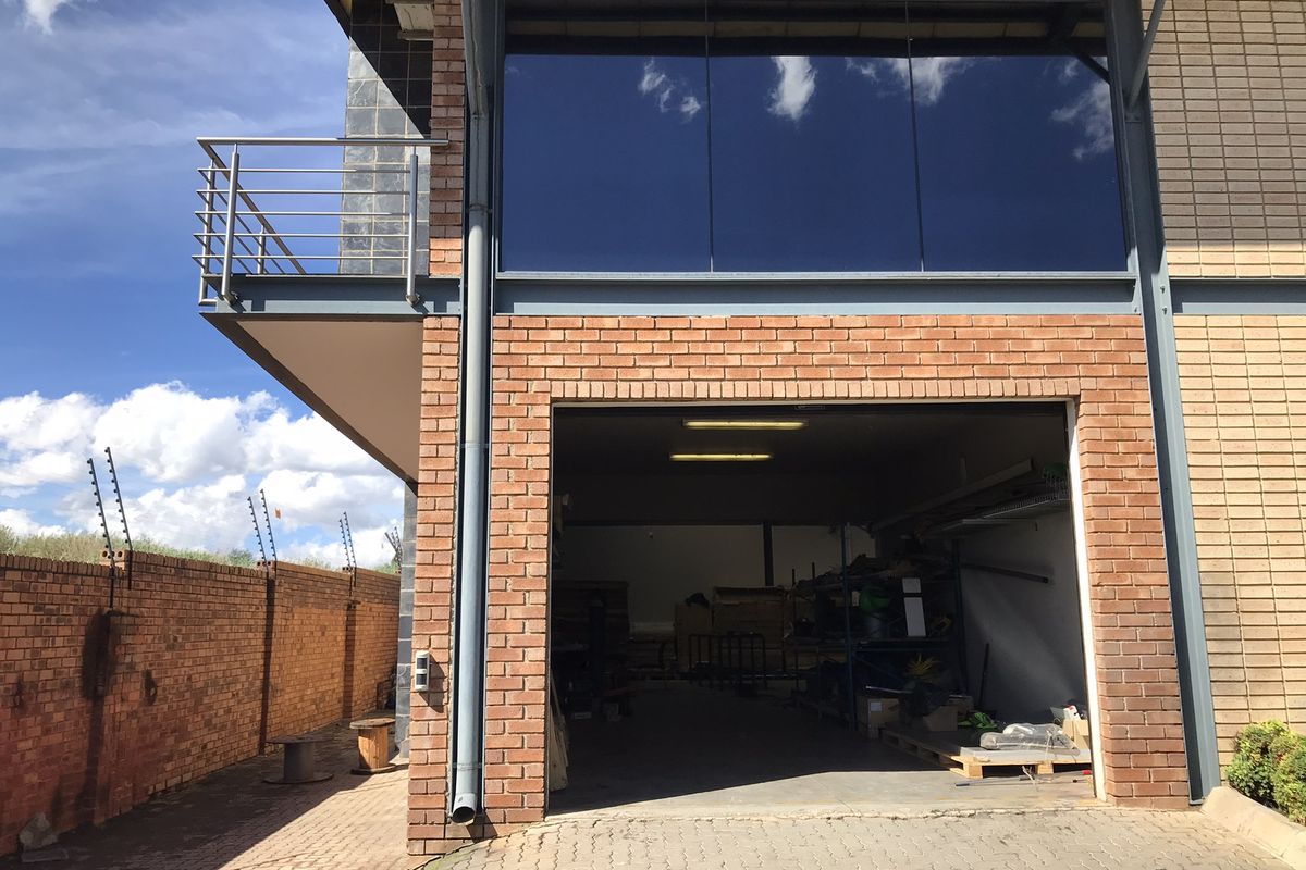 Modern Office and Warehouse Unit in Secure Northlands Business Park - Photo 4
