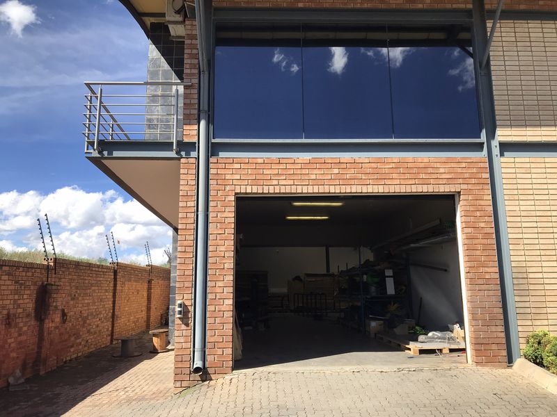 Modern Office and Warehouse Unit in Secure Northlands Business Park - Photo 4