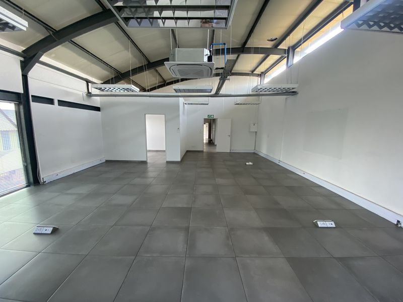Modern Mini Warehouse to Let in North Riding - Photo 9