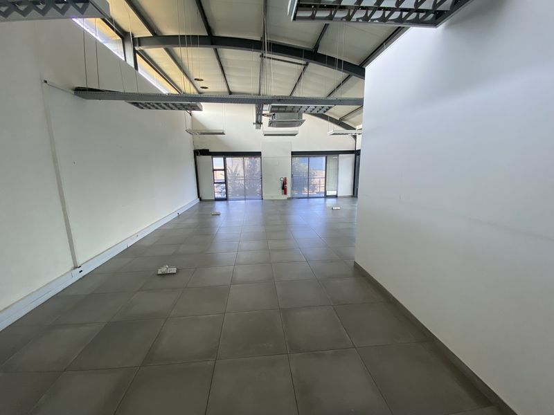 Modern Mini Warehouse to Let in North Riding - Photo 6