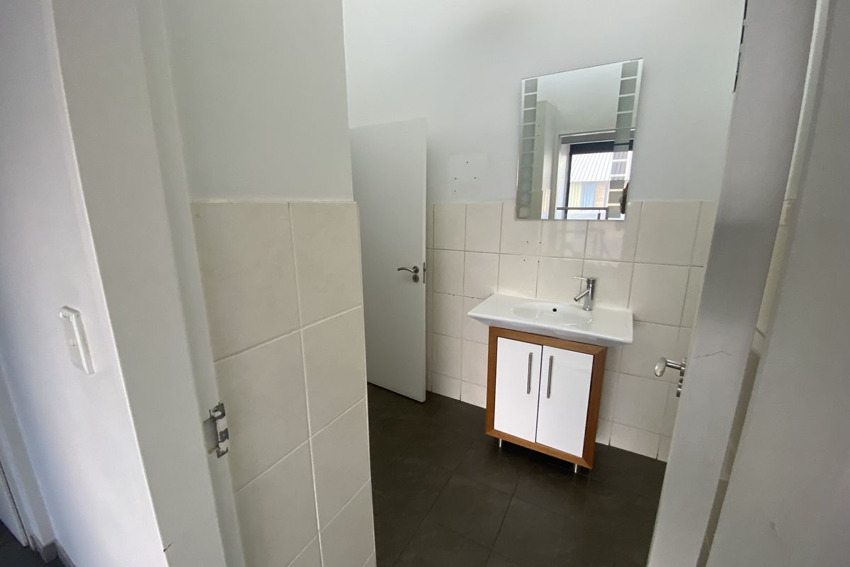 Modern Mini Warehouse to Let in North Riding - Photo 5