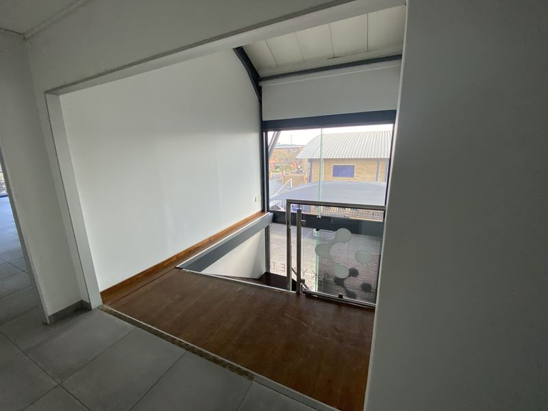 Modern Mini Warehouse to Let in North Riding - Photo 4