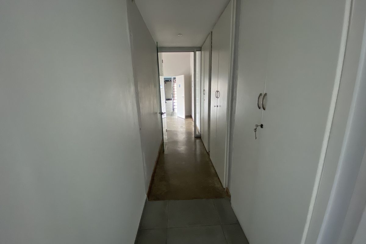 Modern Mini Warehouse to Let in North Riding - Photo 3