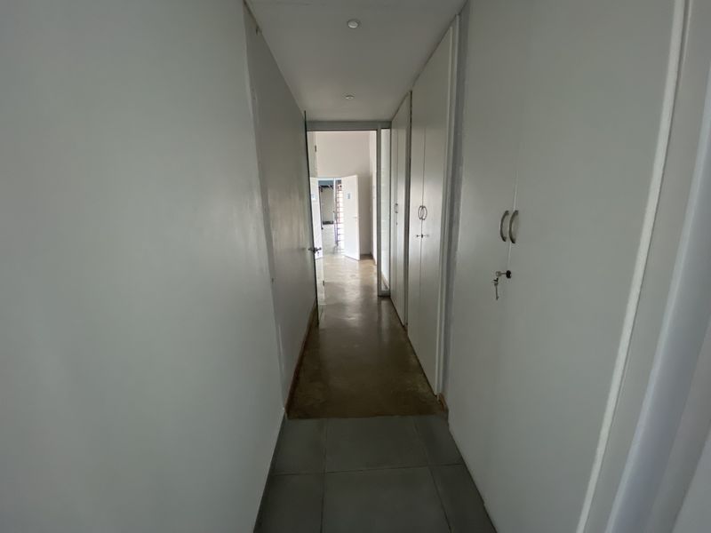 Modern Mini Warehouse to Let in North Riding - Photo 3