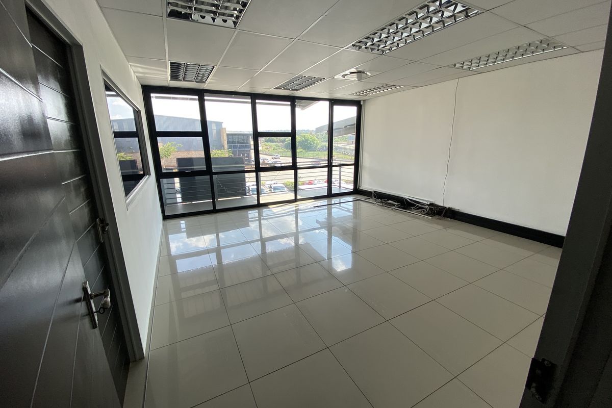 875m2 Warehouse with Showroom & Offices to Let in North Riding - Photo 2