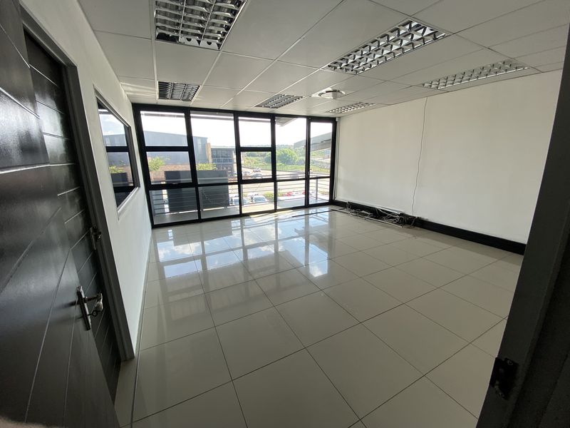 875m2 Warehouse with Showroom & Offices to Let in North Riding - Photo 2