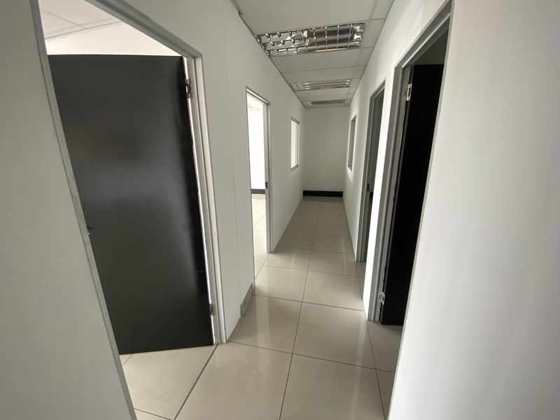 875m2 Warehouse with Showroom & Offices to Let in North Riding - Photo 6