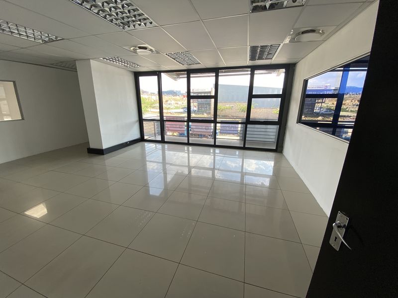 875m2 Warehouse with Showroom & Offices to Let in North Riding - Photo 3