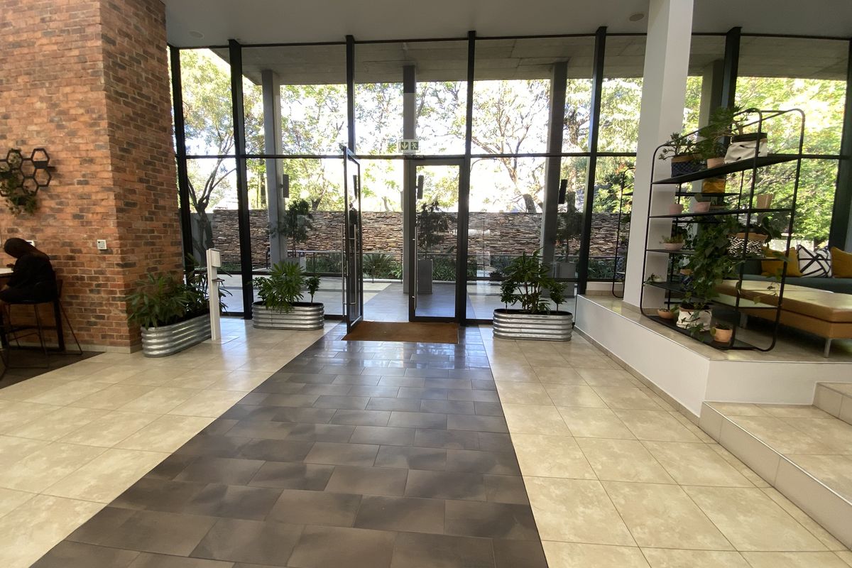 Ground Floor Office Suite to Let in Lonehill - Photo 2