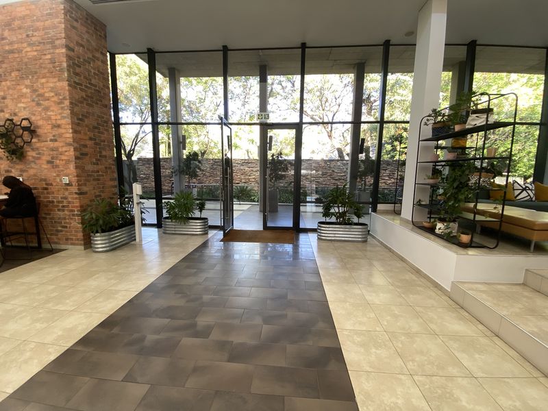 Ground Floor Office Suite to Let in Lonehill - Photo 2