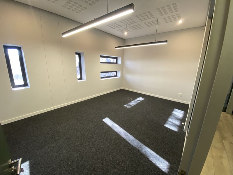 Ground Floor Office Suite to Let in Lonehill - Photo 10