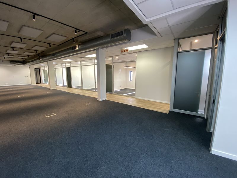 Ground Floor Office Suite to Let in Lonehill - Photo 8