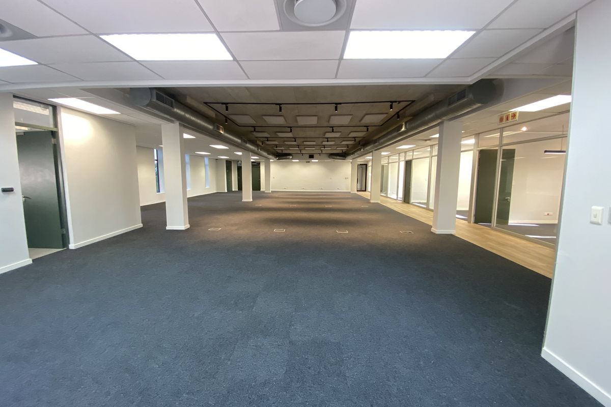 Ground Floor Office Suite to Let in Lonehill - Photo 4