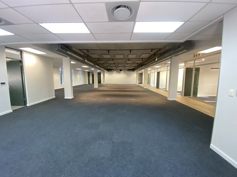 Ground Floor Office Suite to Let in Lonehill - Photo 4