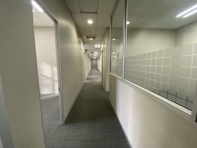 Ground Floor Suite to Let in Prime Fourways Location - Photo 9