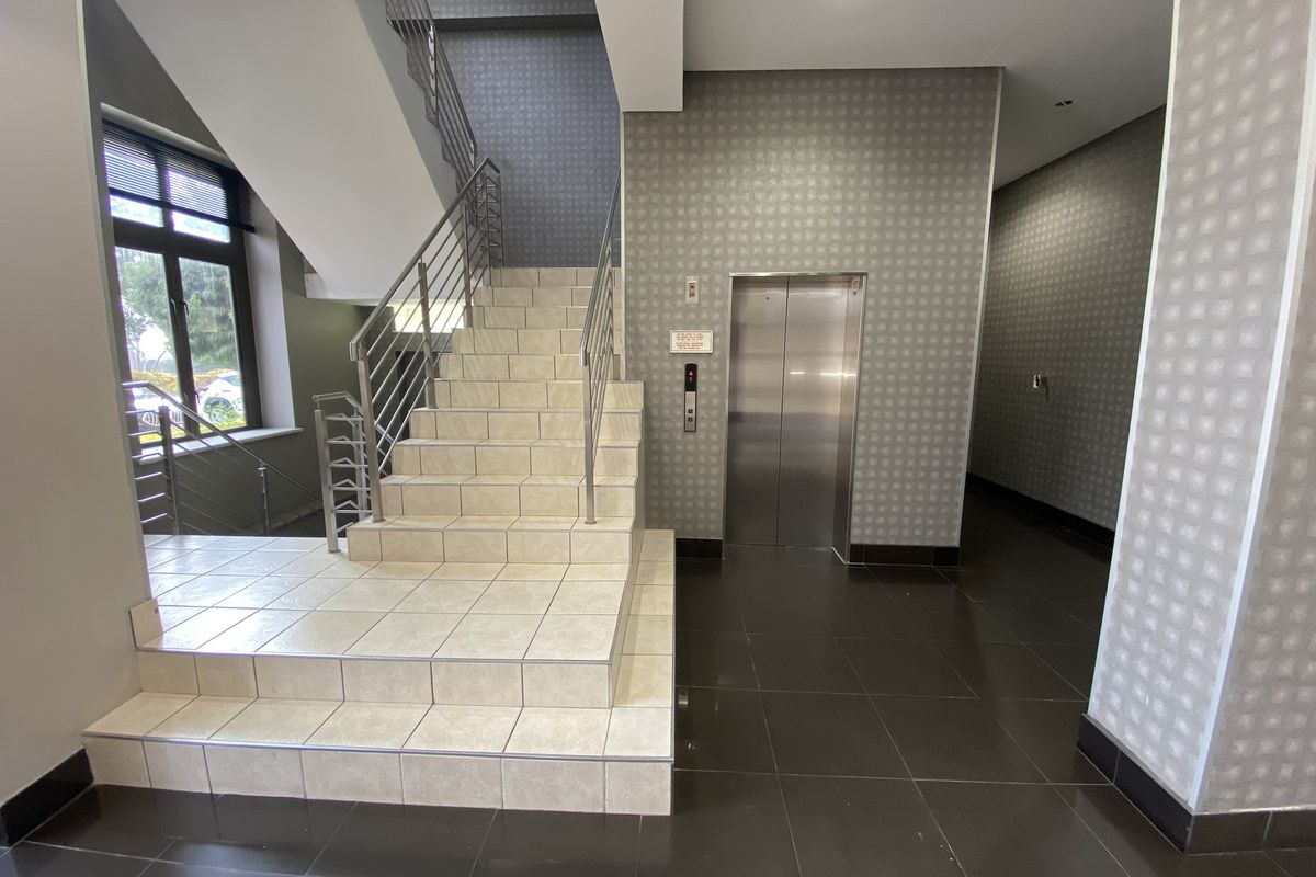 Ground Floor Suite to Let in Prime Fourways Location - Photo 2