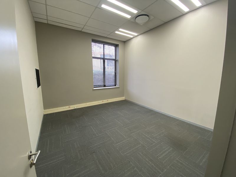 531m2 Ground Floor Suite to Let in Fourways - Photo 7