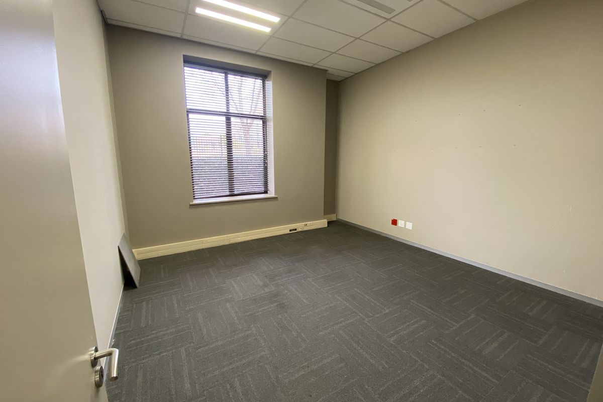 531m2 Ground Floor Suite to Let in Fourways - Photo 3