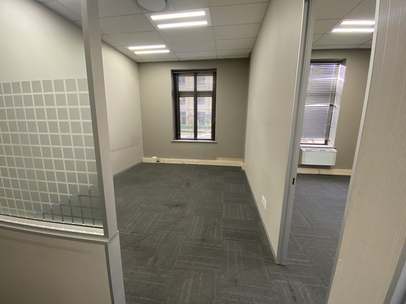 531m2 Ground Floor Suite to Let in Fourways - Photo 4