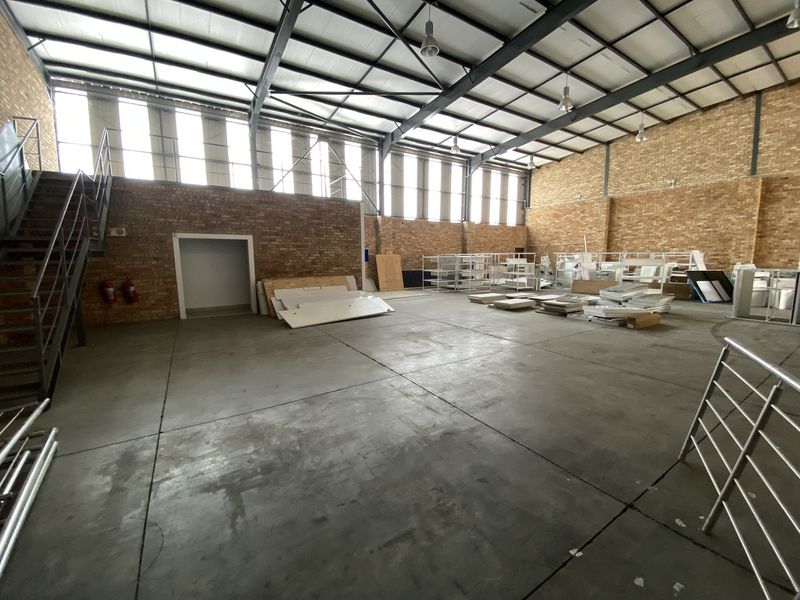 866m2 Industrial Retail Unit To Let in North Riding - Photo 9