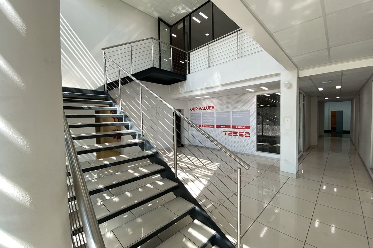 Warehouse with Showroom and Office Space for Sale in North Riding - Photo 3