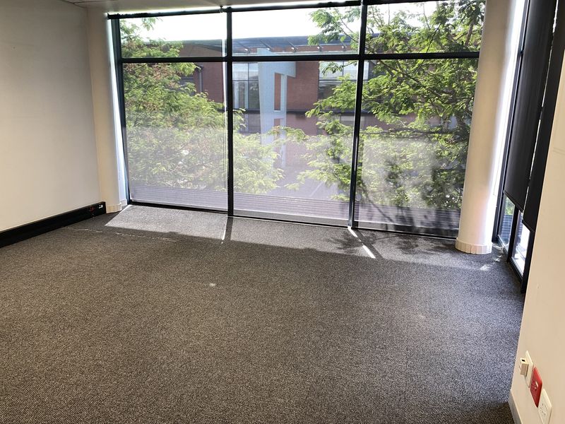 883m2 Warehouse with Offices & Showroom in  Deco Park, North Riding - Photo 3