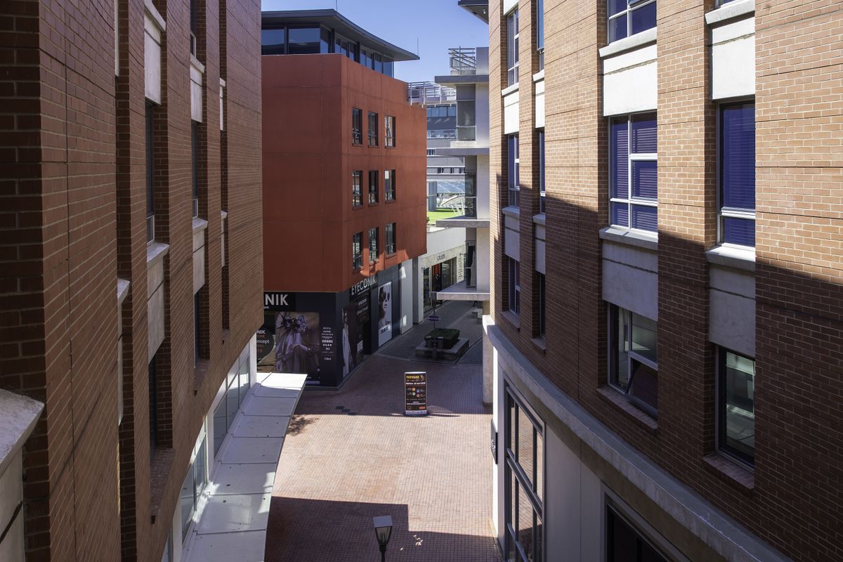 Modern Office to Let at Melrose Arch – Prime Location Near the Piazza - Photo 2