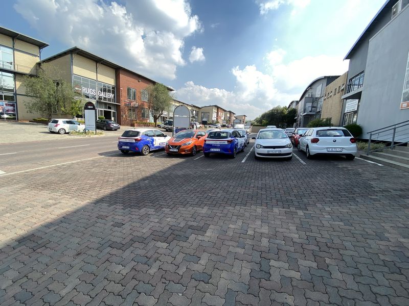 624m2 Warehouse, Office & Showroom For Sale in North Riding - Photo 3