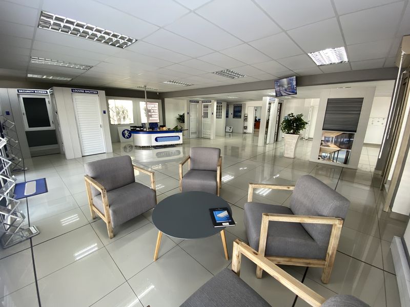 624m2 Warehouse with showroom and Offices to Let in North riding - Photo 8