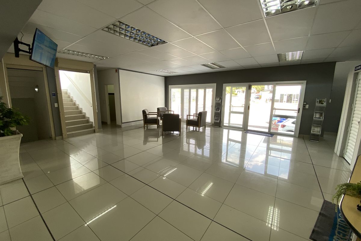624m2 Warehouse with showroom and Offices to Let in North riding - Photo 5