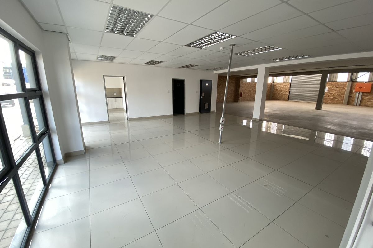 589m2 EWarehouse to Let in Kya Sand - Photo 4