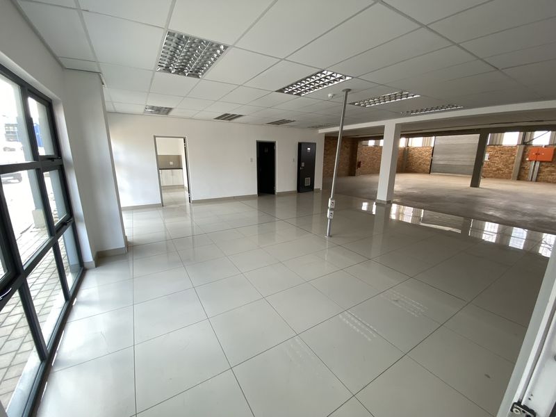 589m2 EWarehouse to Let in Kya Sand - Photo 4