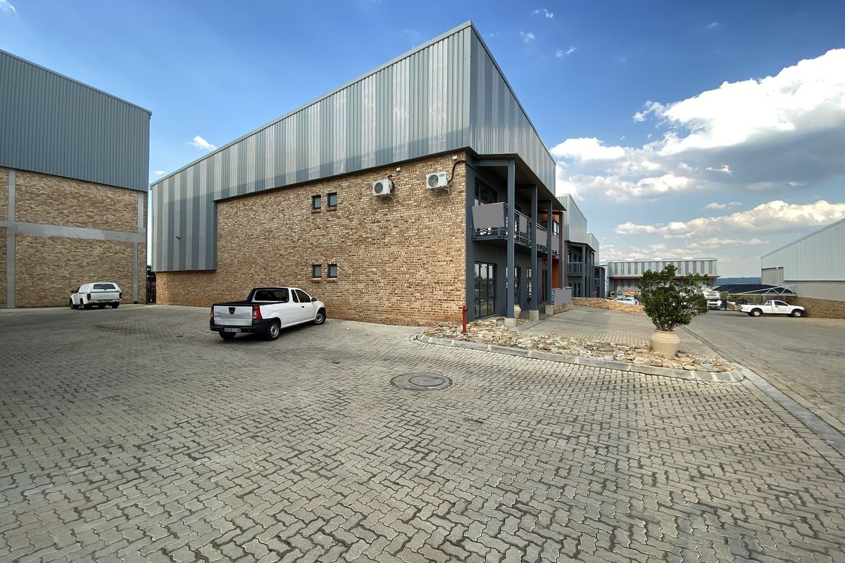 589m2 EWarehouse to Let in Kya Sand - Photo 2