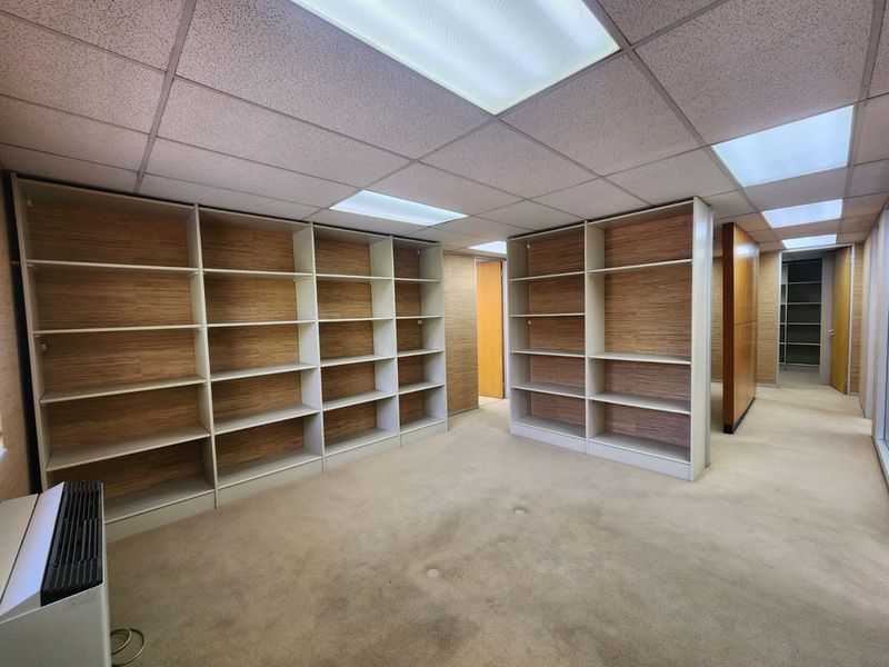 Fully Fitted Office To Let in Dunkeld – Prime Location Near Hyde Park - Photo 7