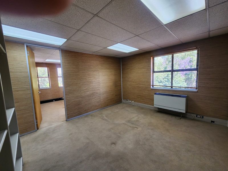 Fully Fitted Office To Let in Dunkeld – Prime Location Near Hyde Park - Photo 6