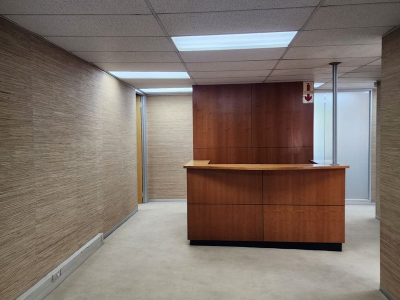 Fully Fitted Office To Let in Dunkeld – Prime Location Near Hyde Park - Photo 4