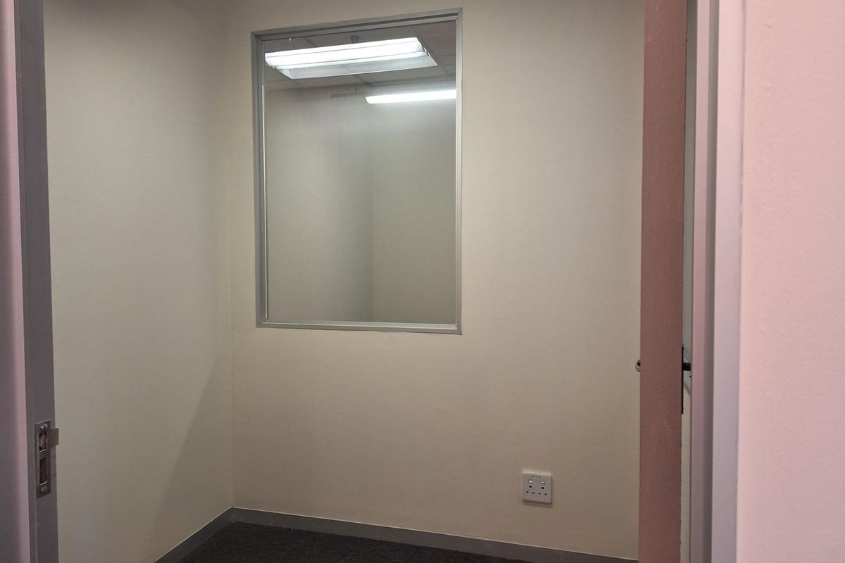 MODERN OFFICE BUILDING IN MORNINGSIDE - 106sqm - Photo 2