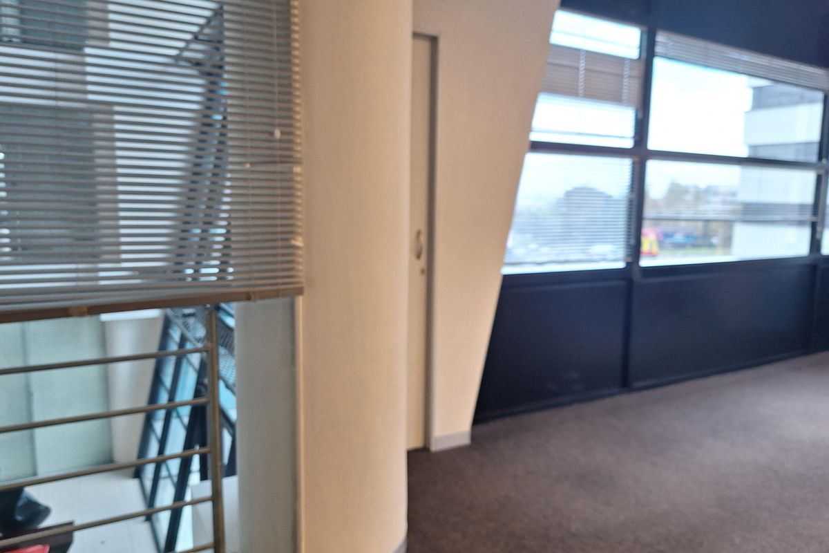 MODERN OFFICE BUILDING IN MORNINGSIDE - 106sqm - Photo 4